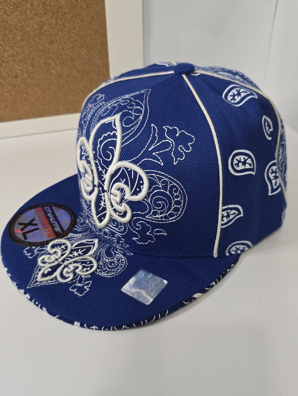 City Hunter  Ultimate Blue and White Paisley Baseball Cap